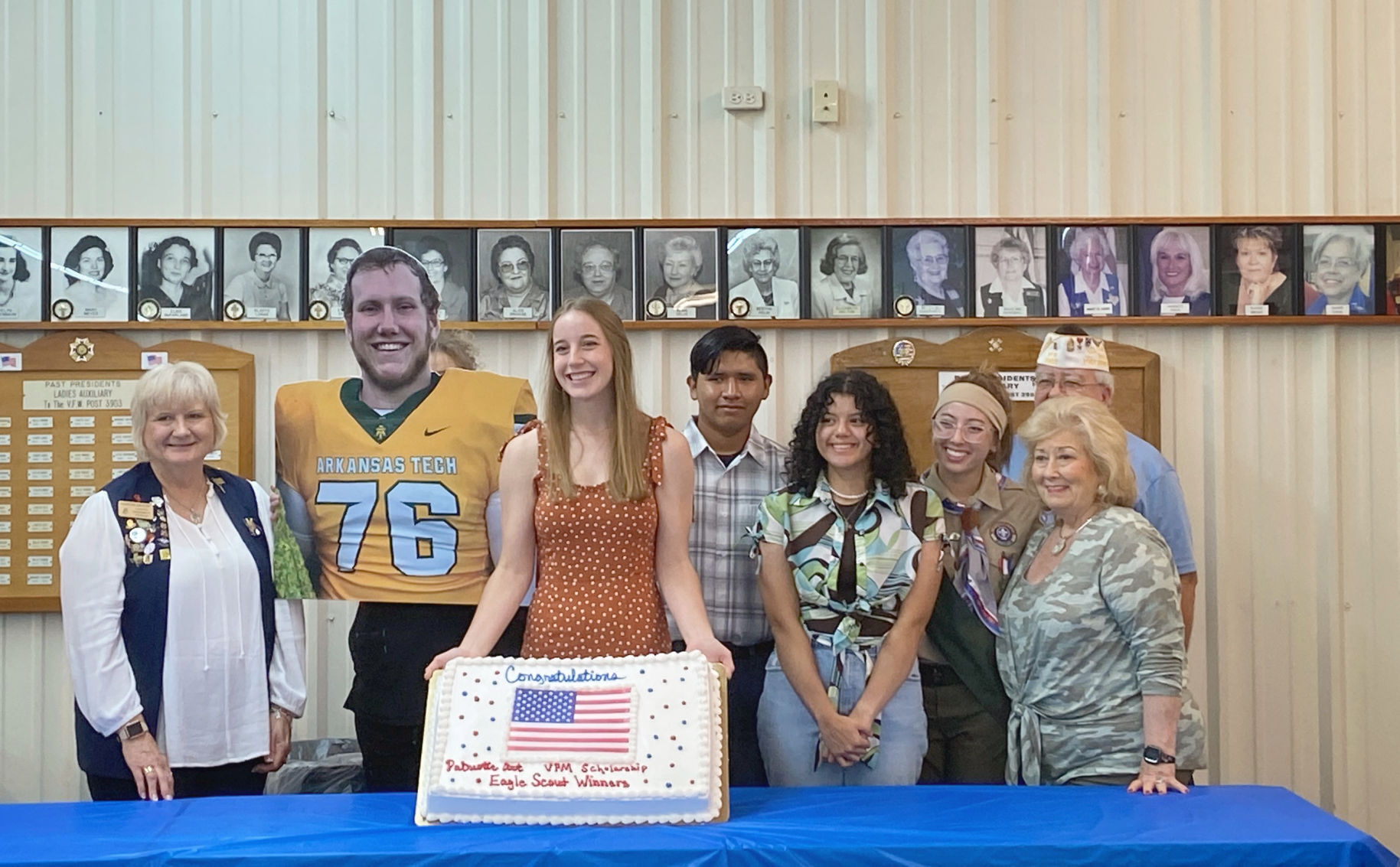 VFW Post presents awards